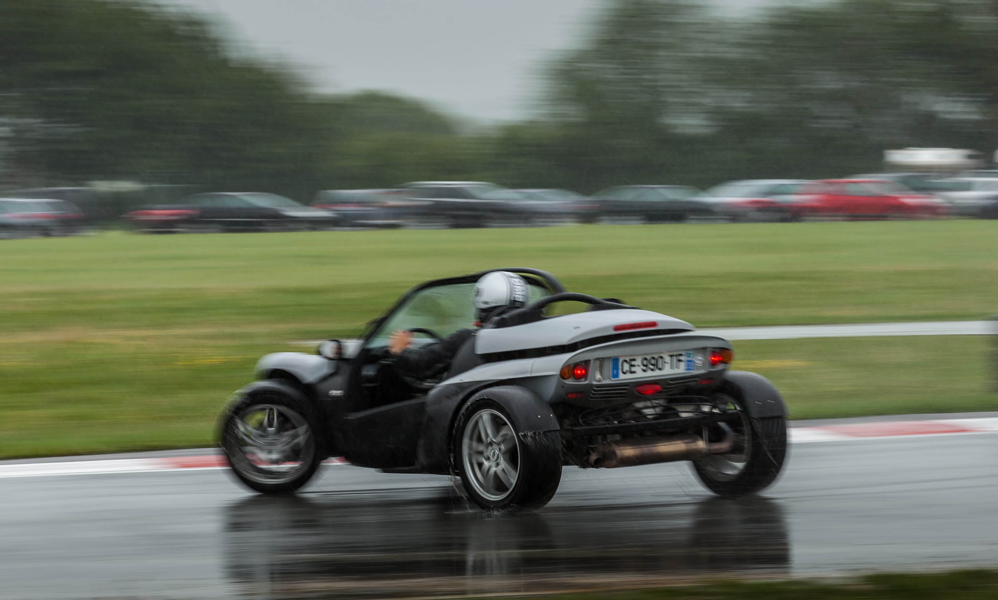 Side-by-side comparison of stainless steel grade labels (304, 316, 2205) on metal sample panels in a warehouse setting